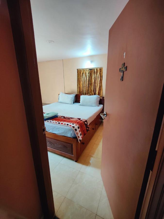 Menezes House Hotel Panaji Buitenkant foto