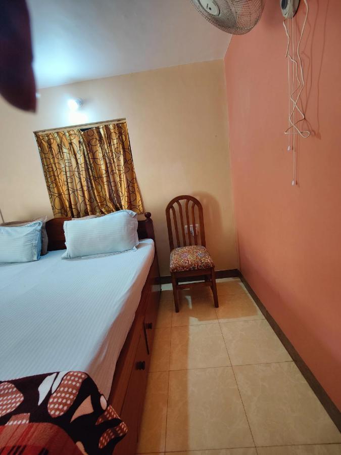 Menezes House Hotel Panaji Buitenkant foto