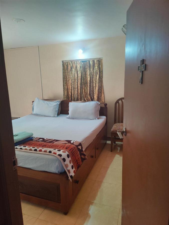 Menezes House Hotel Panaji Buitenkant foto