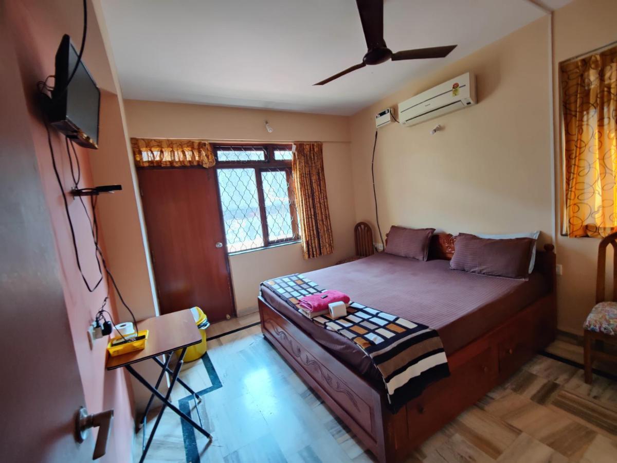 Menezes House Hotel Panaji Buitenkant foto
