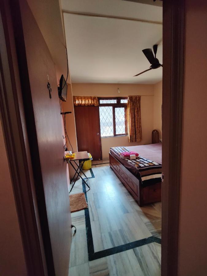 Menezes House Hotel Panaji Buitenkant foto